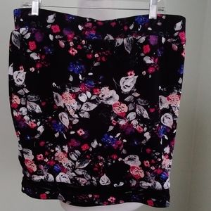 2/$15 TORRID Floral Stretch Textured Skirt